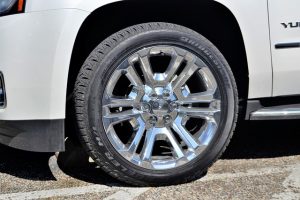 gmc-yukon-truck-wheel-g5fa0c537f_640-300x200