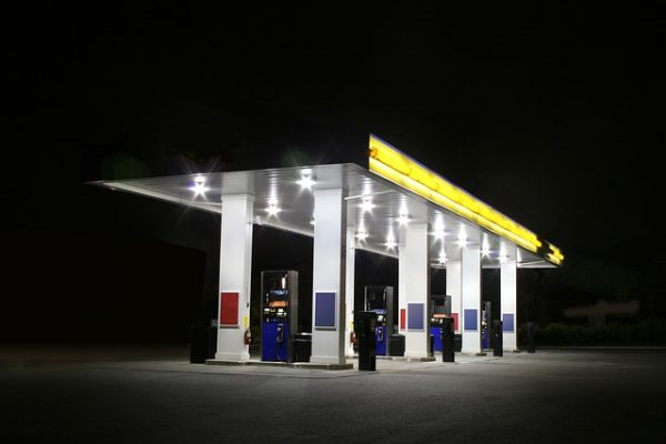 gas-station-2665795_640-e1707435989733